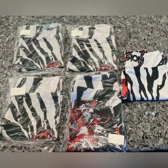 NWT- Excision - Women’s Leggings / Large

'Dino vs. Robot' Leggings - Red - Picture 12 of 13